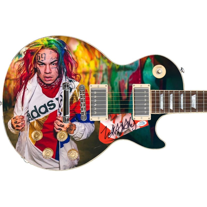 Chitarra Tekashi69 con battipenna personalizzato in edizione personalizzata - Autografata