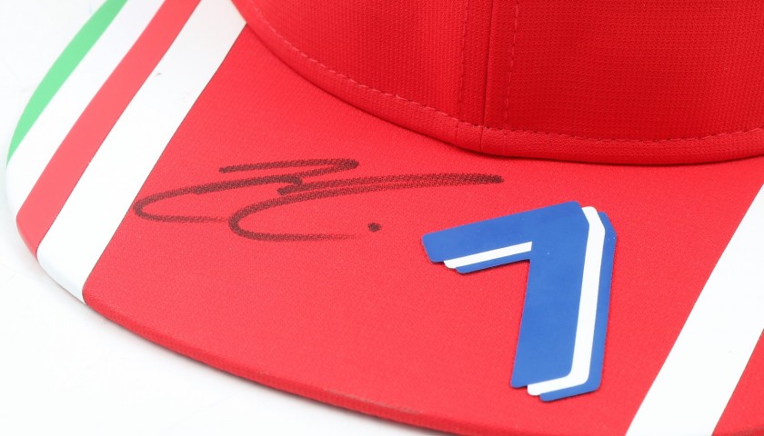 Cappellino Ferrari autografato da Vettel e Räikkönen - CharityStars