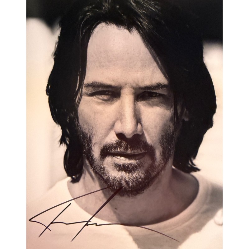 Keanu Reeves Signed Photo – 8 x 10 Inches