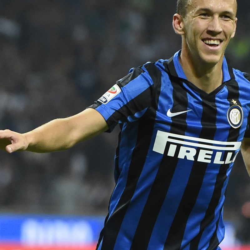 Perisic shirt, issued Inter-Milan 13/09/2015 - special shirt