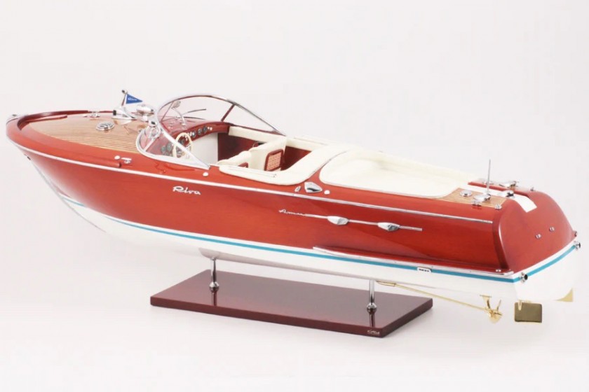Riva Aquarama 82 cm Model 