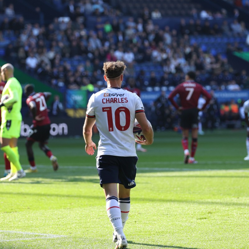 Maglia firmata di Dion Charles del Bolton Wanderers, contro il Reading