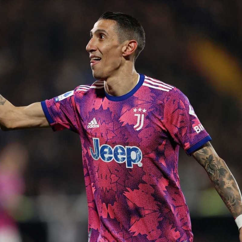Di Maria Official Juventus Shirt, 2022/23 - Signed by the Players