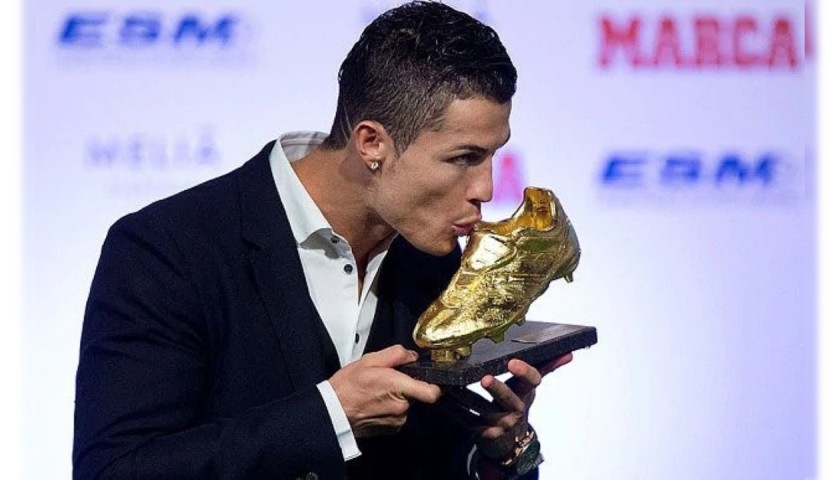 CR7 Museu Golden Boot + Cristiano Ronaldo Signed Photograph