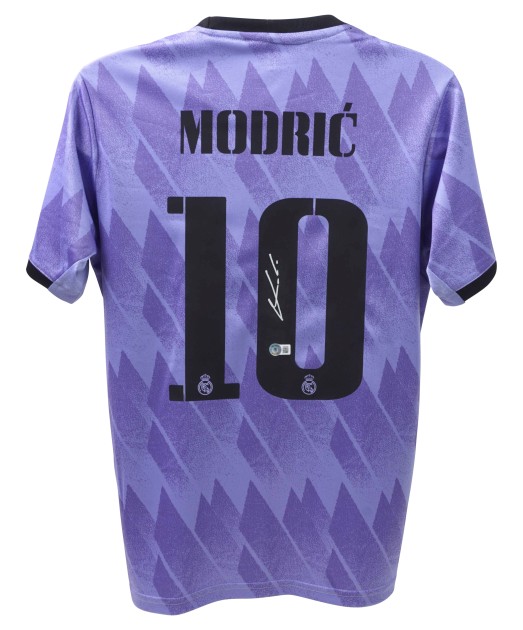 La maglia replica firmata da Luka Modric del Real Madrid