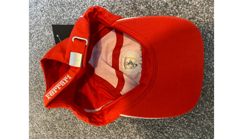 Cappellino Ferrari 2003 - autografato da Barrichello e Schumacher -  CharityStars