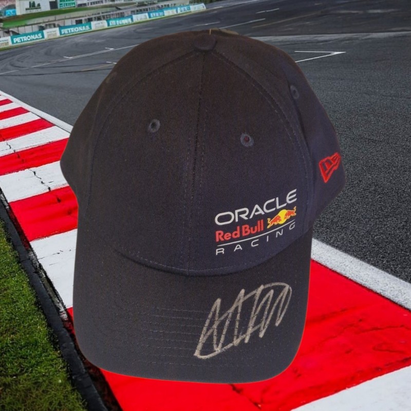 Team Red Bull Official Cap Signed By Formula 1 World Champion Max Verstappen COA