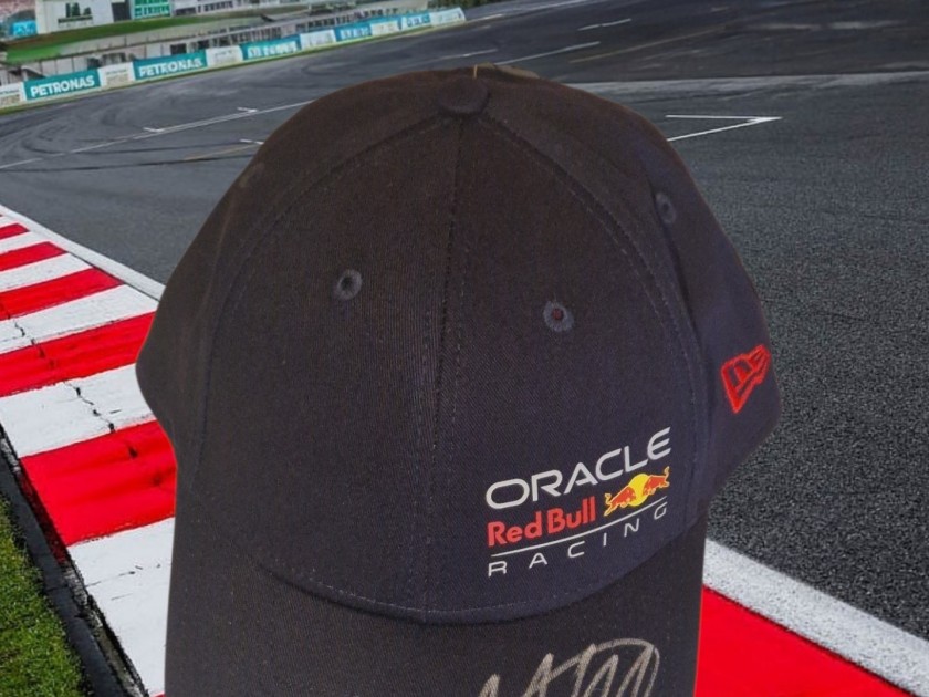 Team Red Bull Official Cap Signed By Formula 1 World Champion Max Verstappen COA