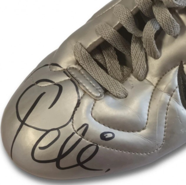 Pelé Signed Football Boot