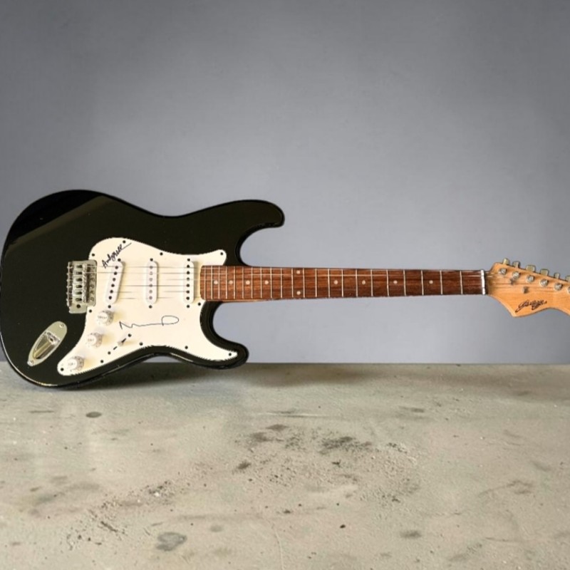 Oasis Signed Stratocaster Style Electric Guitar