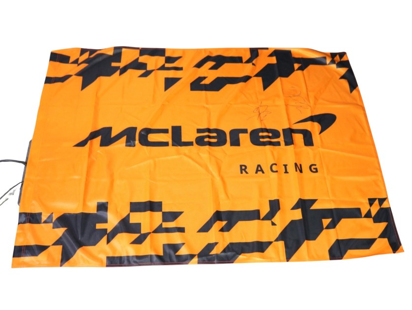 Bandiera ufficiale McLaren, 2026 - Autografato da Norris e Piastri