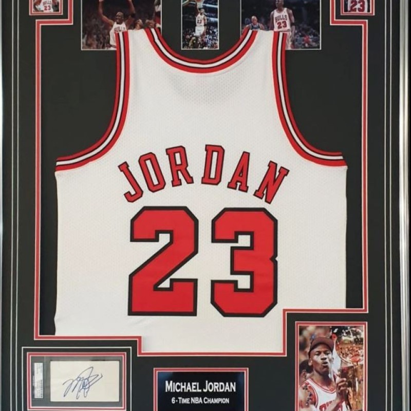 Maglia Chicago Bulls Michael Jordan - firmata e incorniciata