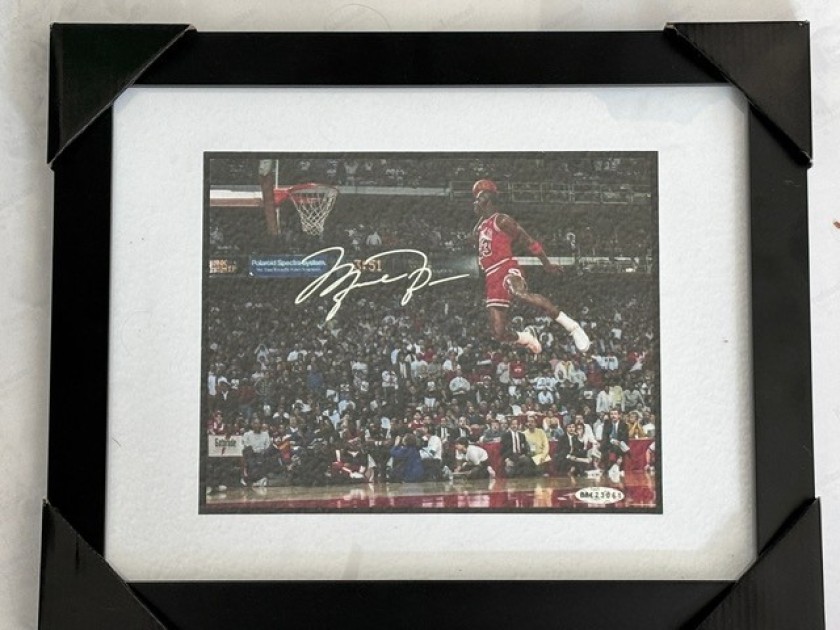 Michael Jordan Signed and Framed 8x10 Photo