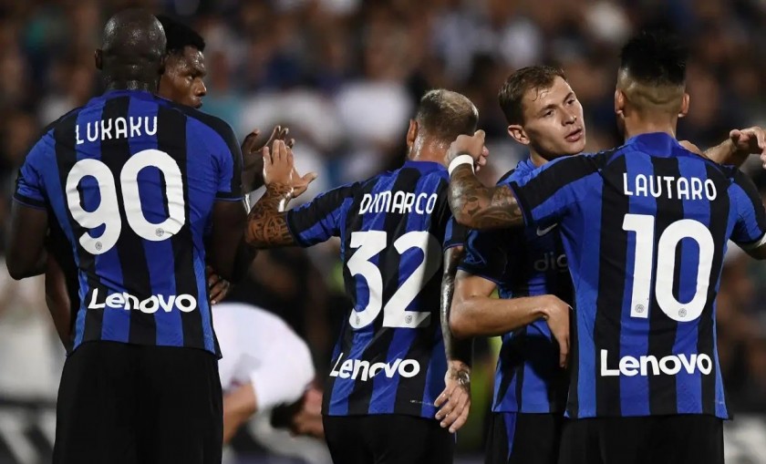 Official Inter Football, 2021/22 - Signed by the Squad - CharityStars