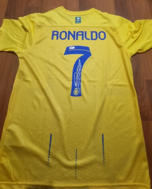 La maglia replica firmata di Cristiano Ronaldo per l'Al-Nassr 2023/24