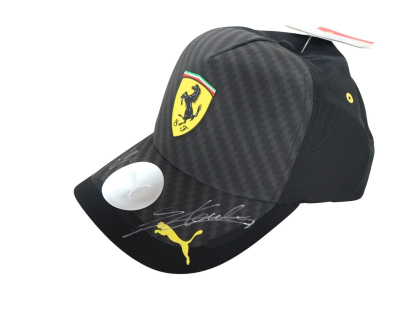 Cappellino ufficiale Scuderia Ferrari Monza 2024 - Autografata da Carlos Sainz e Charles Leclerc