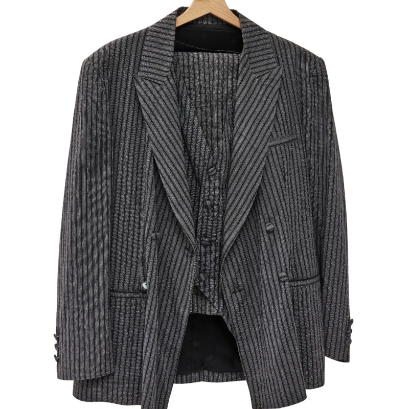 Ligabue's Suit – Worn in the Music Video for “A Che Ora è La Fine Del Mondo”