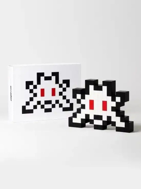 "3D Little Big Space"artwork by Invader