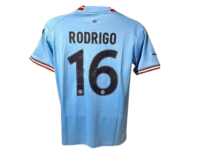Replica della maglia del Manchester City 22/23 firmata da Rodrigo per la Champions League