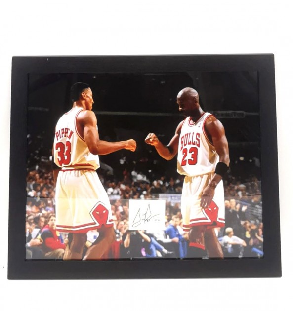 Scottie Pippen Signed and Framed Picture