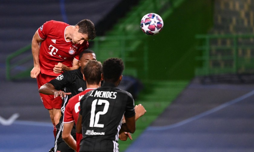 Match-Ball Lyon-Bayern Munich 2020 - Signed by Lewandowski