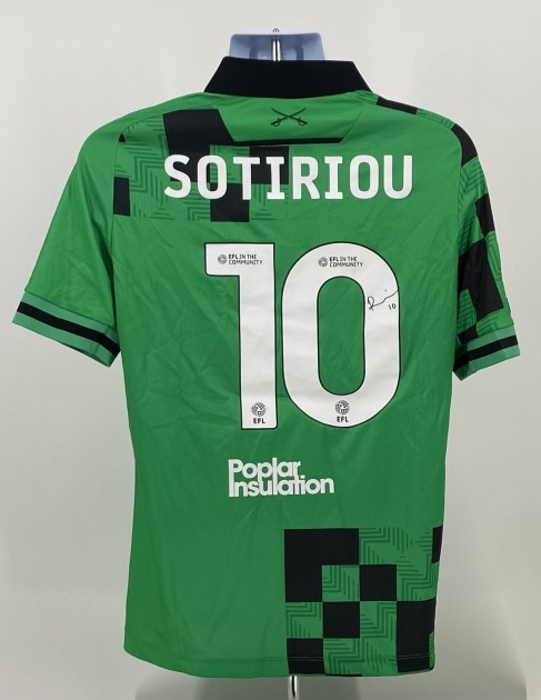 Maglia firmata di Sotiriou EFL Carabao Cup vs Cardiff