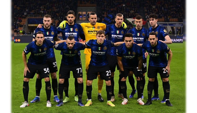Official Inter Football, 2021/22 - Signed by the Squad - CharityStars