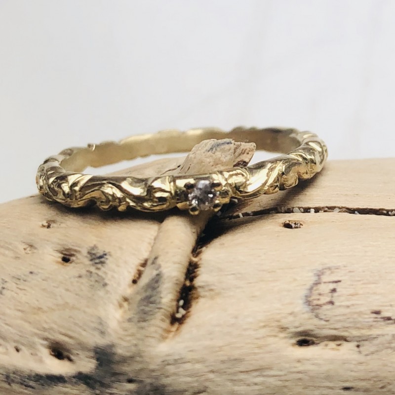 Grazia Eternity Ring in 9kt Yellow Gold