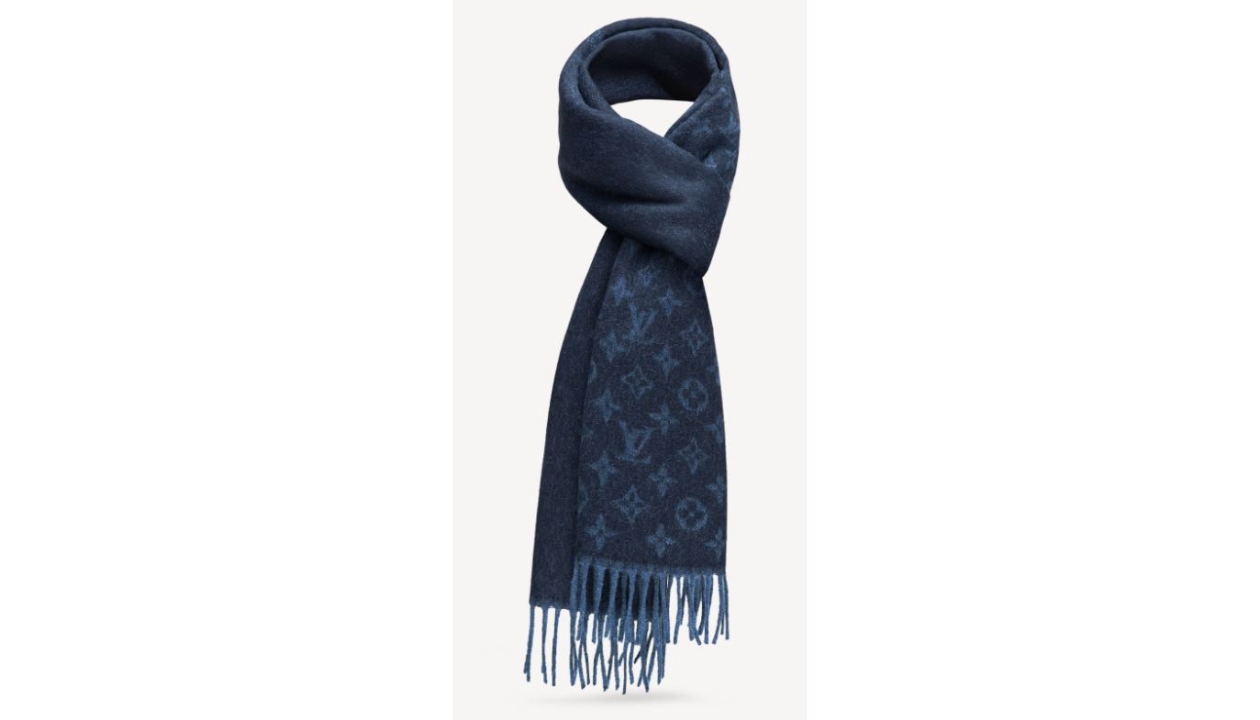 52 LOUIS VUITTON: scarf in tie Blue background and logos…