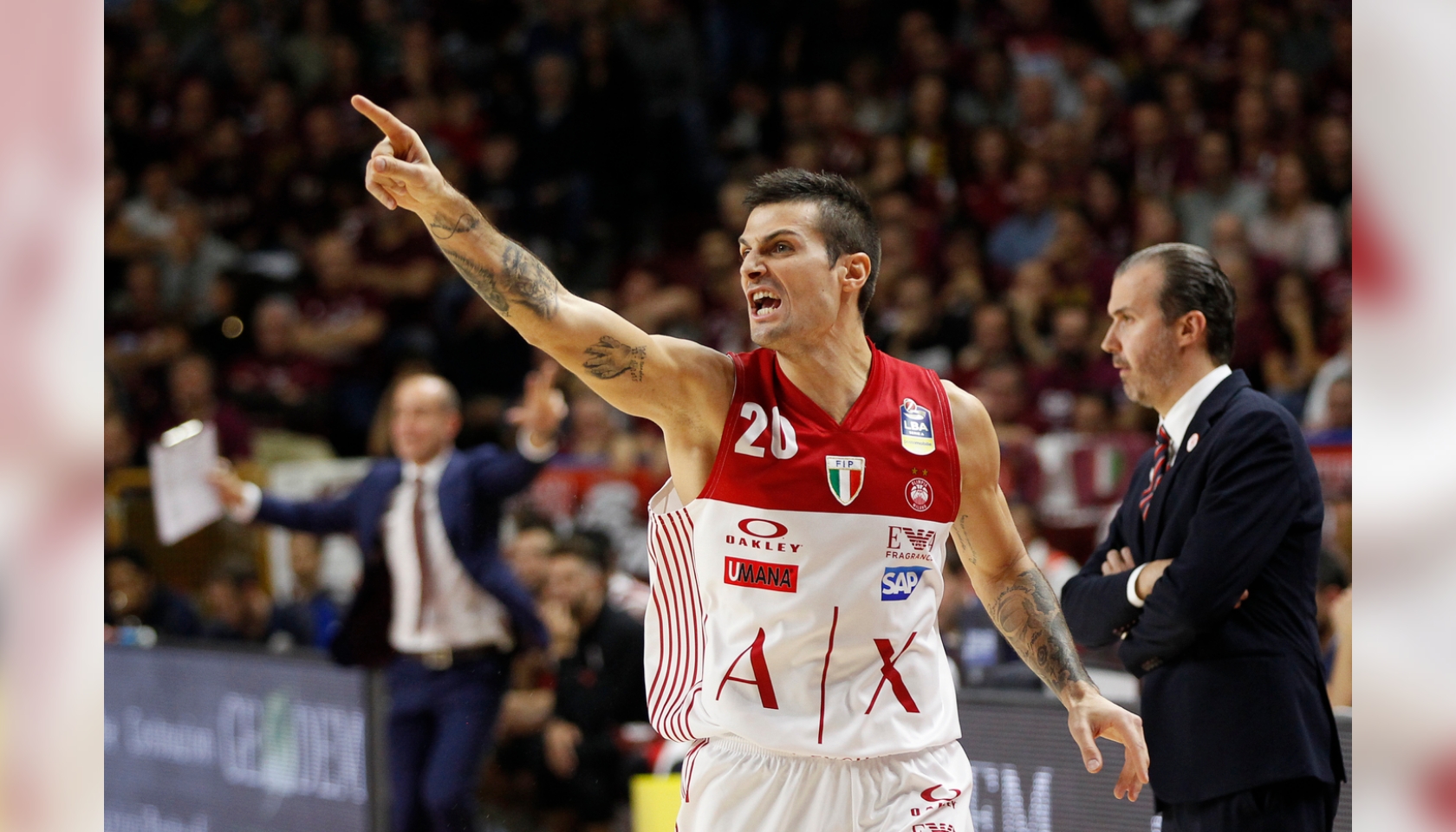 Cinciarini s Olimpia Milano Jersey 2018 19 Signed by the Roster