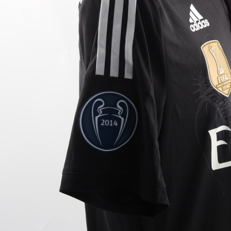 Benzema Real Madrid issued/worn shirt, Spanish Liga 2013/2014 - CharityStars