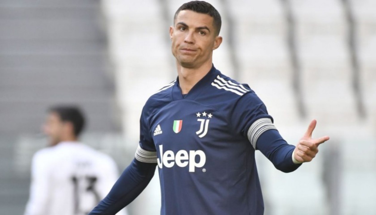 Ronaldo's Juventus Match Shirt, 2020/21 - CharityStars