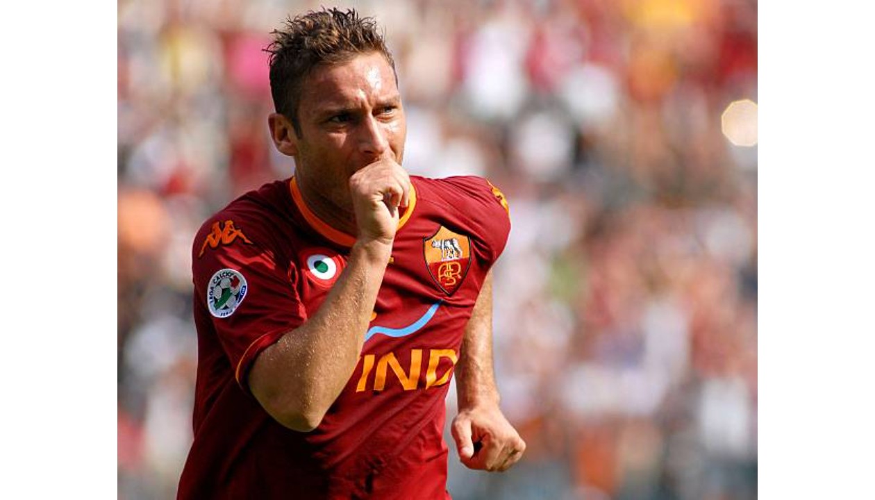 Totti's AS Roma Match Issued Shirt, 2007/08 - CharityStars