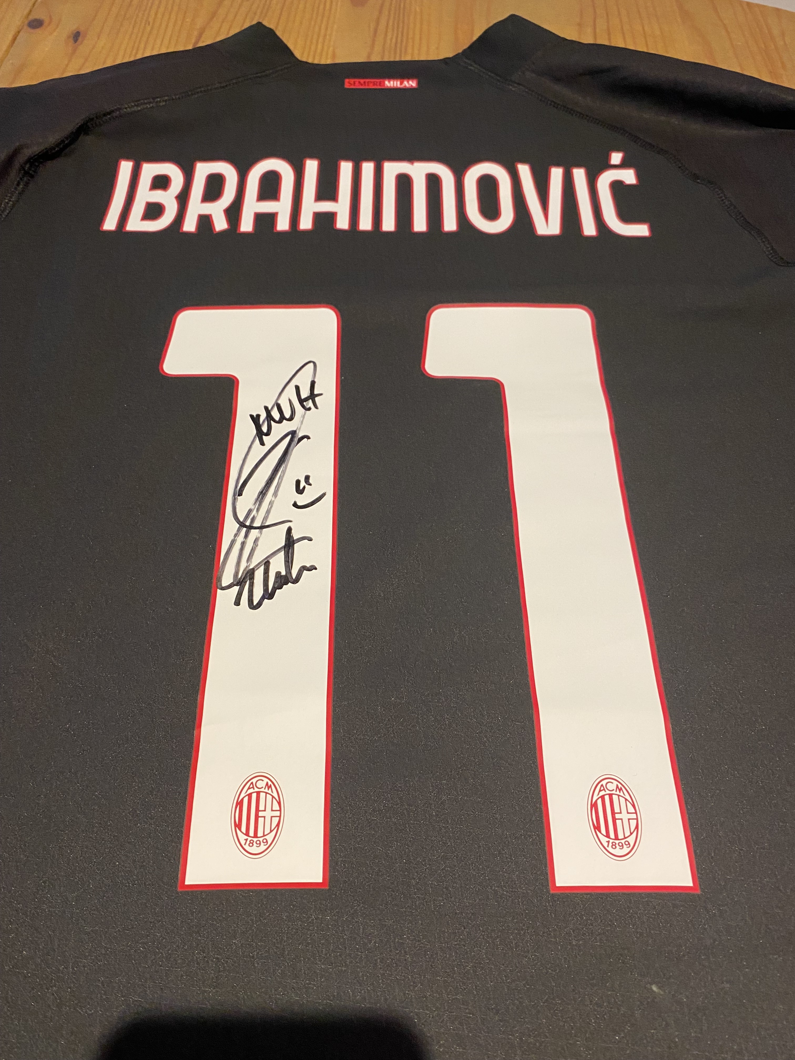 Zlatan Ibrahimovic Autographed LA Galaxy Jersey - CharityStars