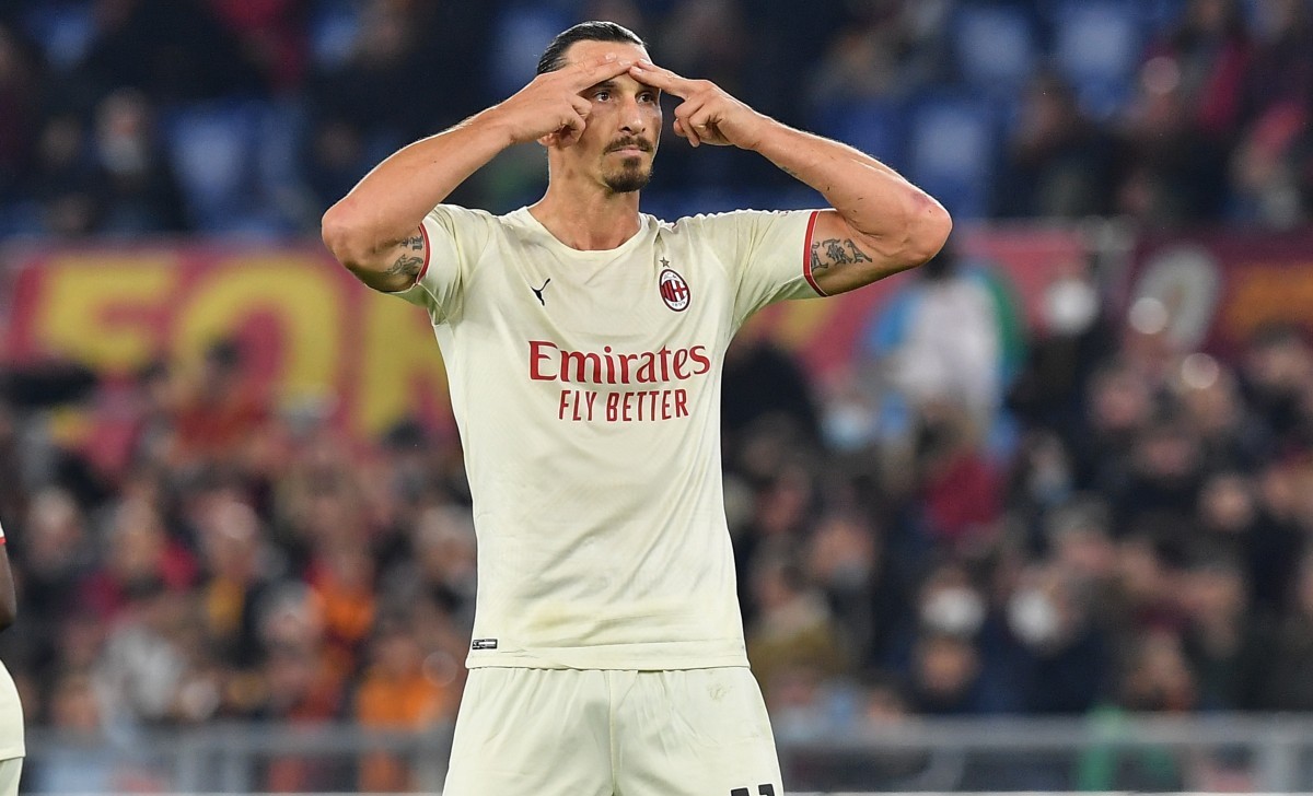 Ibrahimovic's AC Milan Match Shirt, 2021/22 - CharityStars