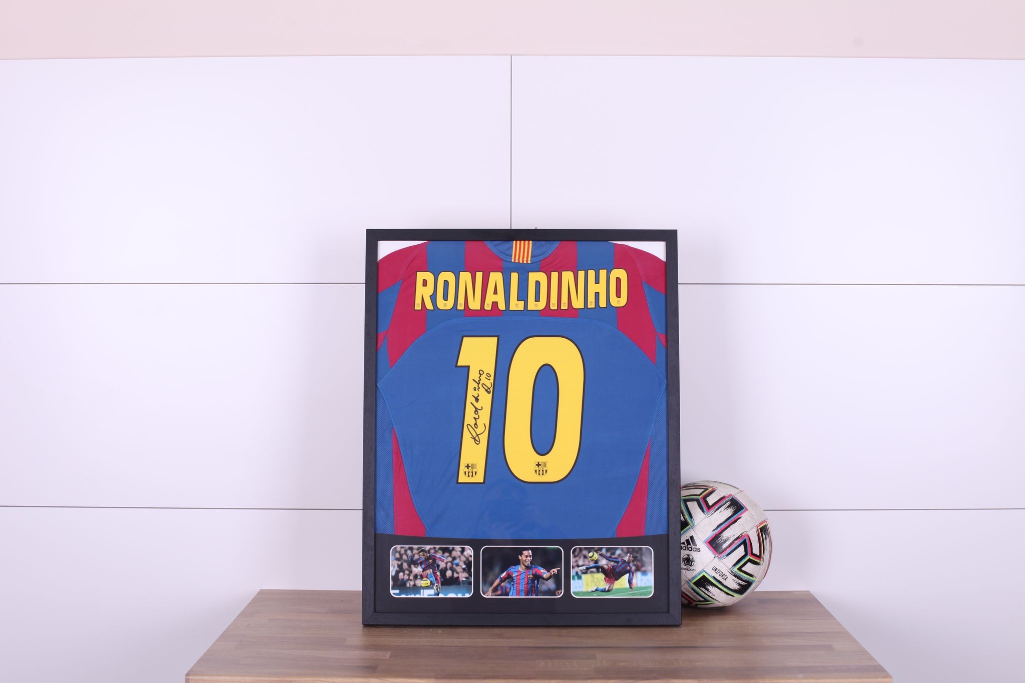 Ronaldinho's FC Barcelona Signed Shirt - CharityStars