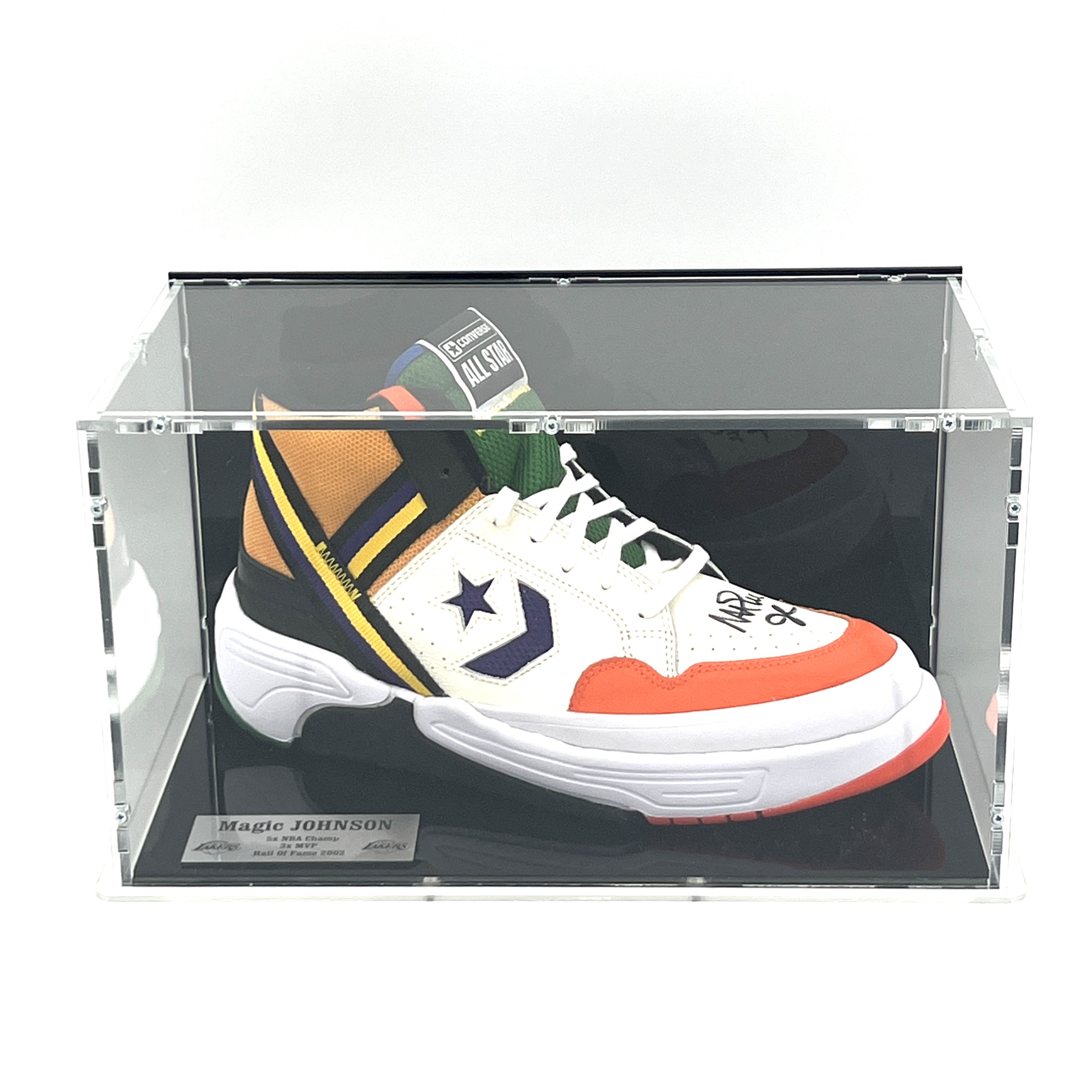 vochtigheid Briljant visueel Magic Johnson Signed Converse Shoe in Display Case - CharityStars