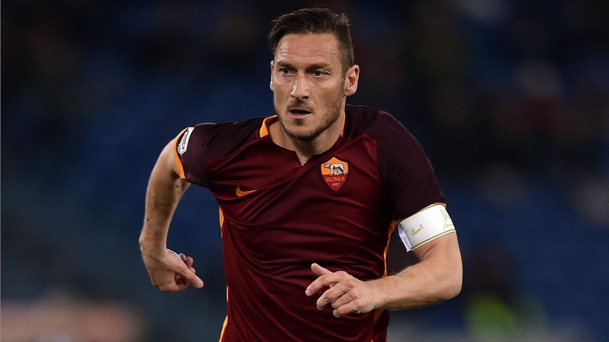 Totti Official AS Roma Signed Shirt, 2015/16 - CharityStars