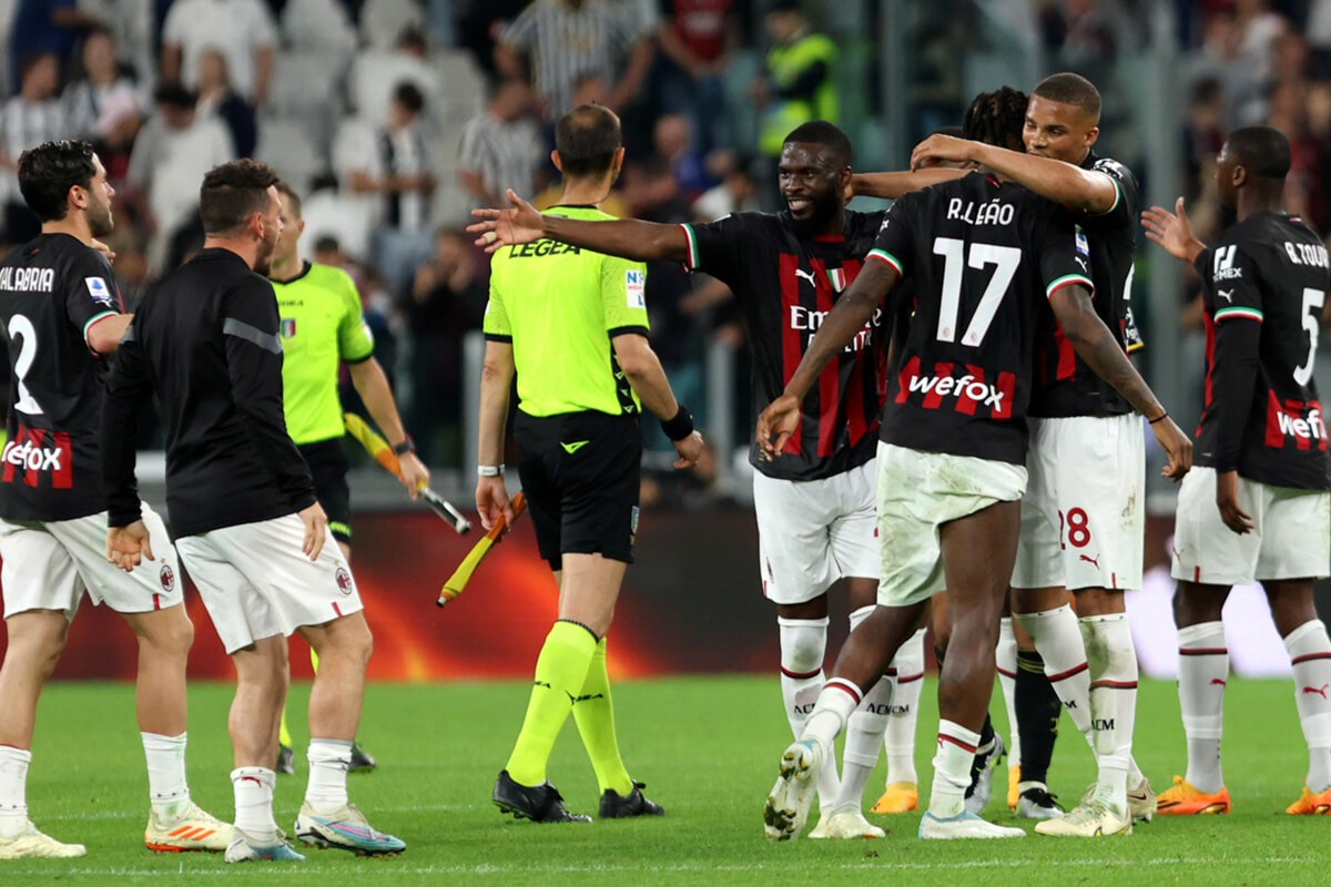 Leao AC Milan Official Signed Shirt, 2022/23 - CharityStars