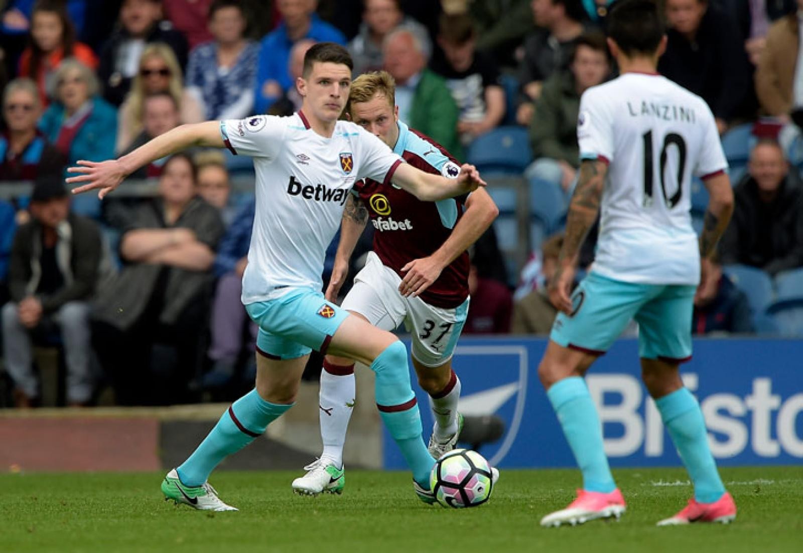 Declan Rice's 2016/17 Season Debut Match Worn Signed Boots - CharityStars