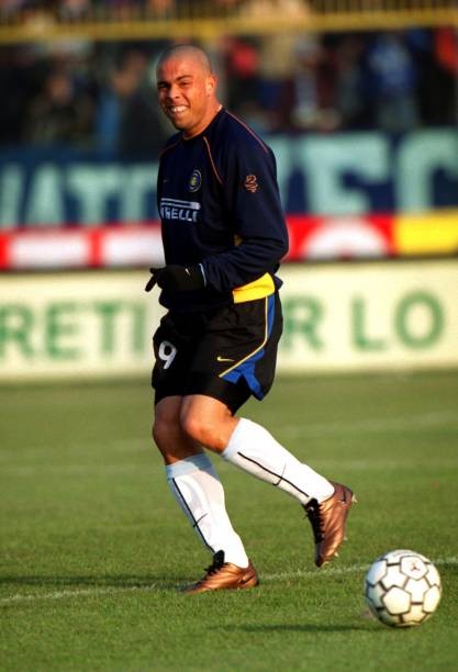 Ronaldo Inter Training Sweatshirt, 2001/02 - CharityStars