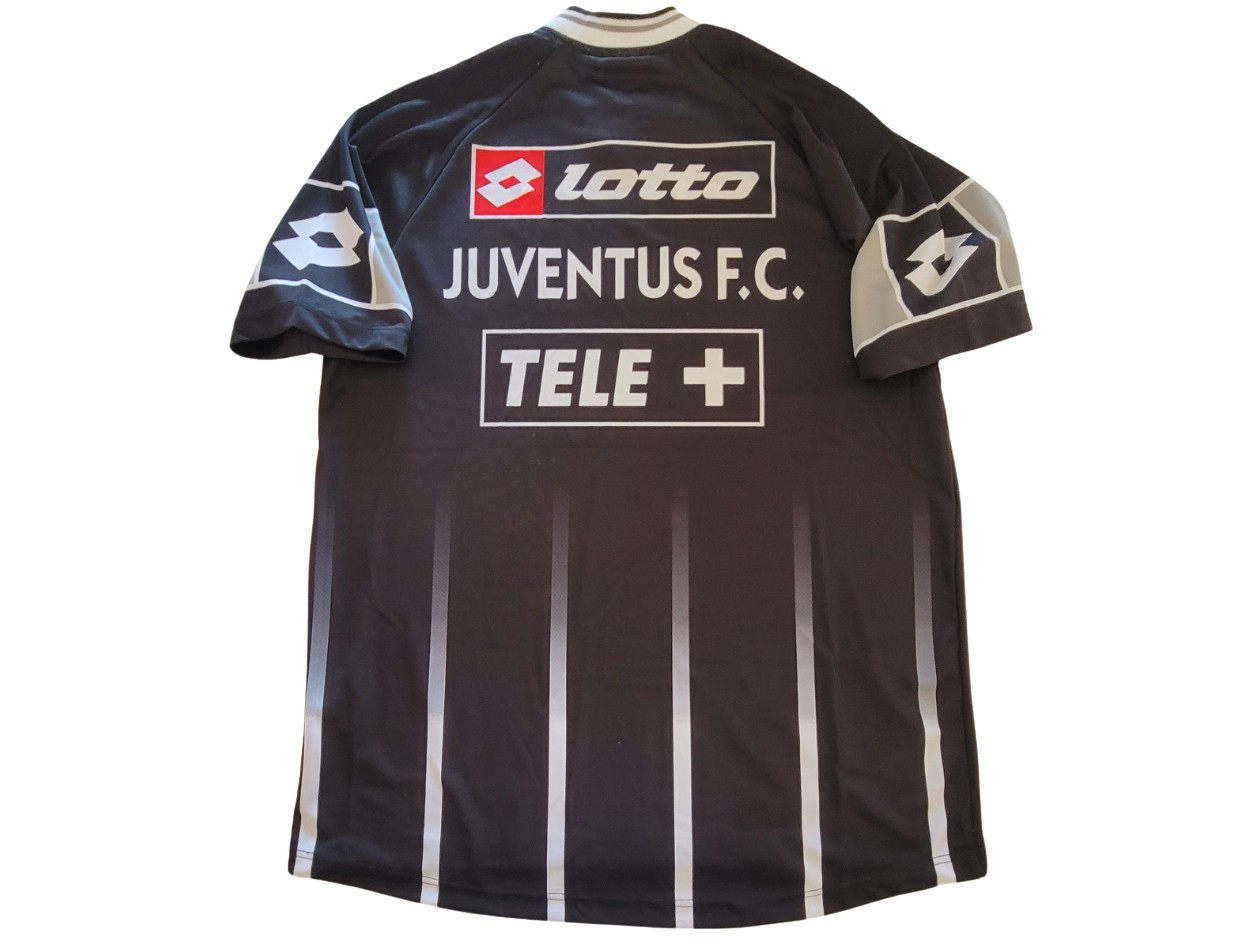 Juventus Training Shirt, 2000/01 - CharityStars