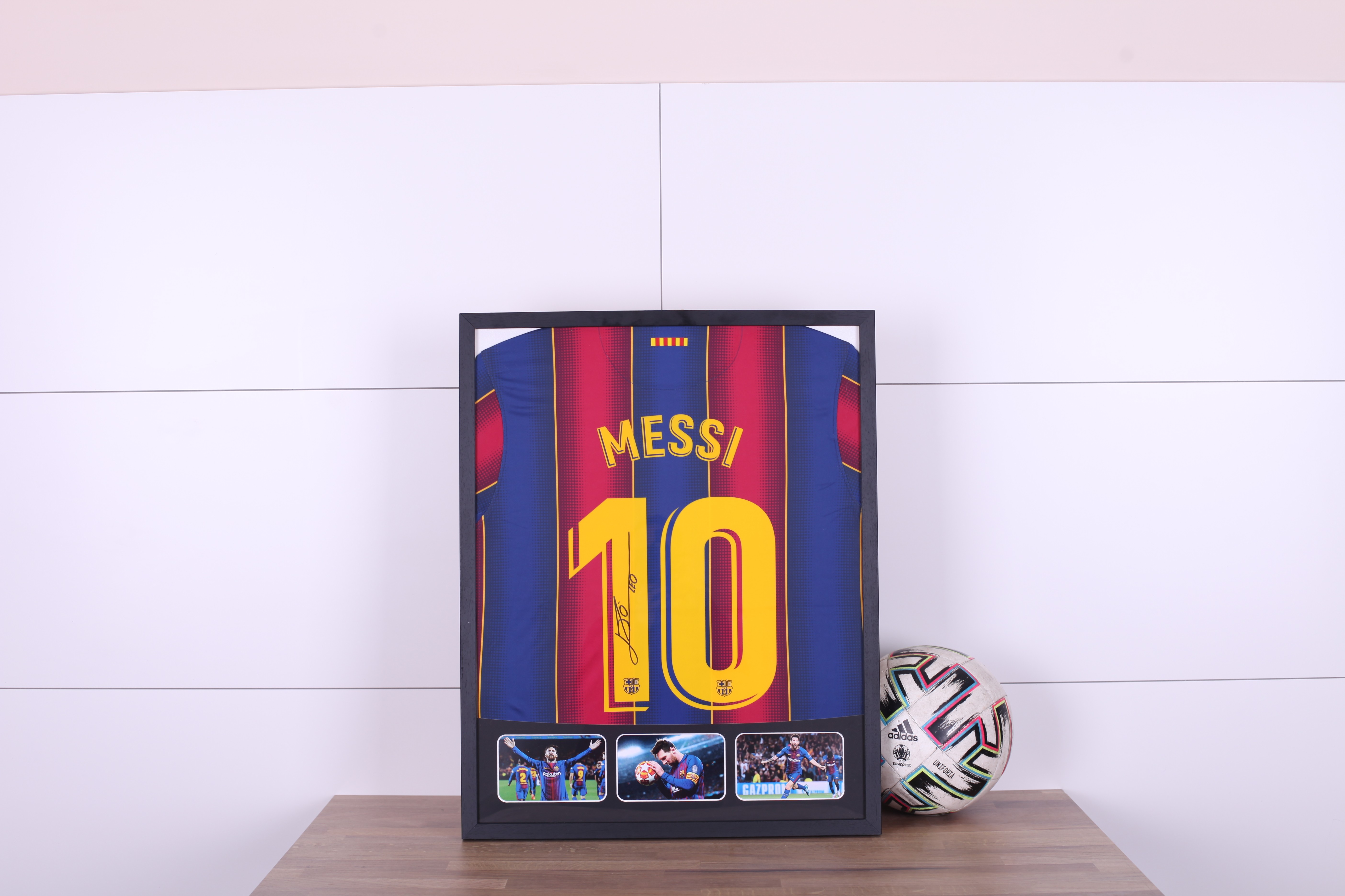 Maglia Messi Barcellona - Autografata e incorniciata - CharityStars