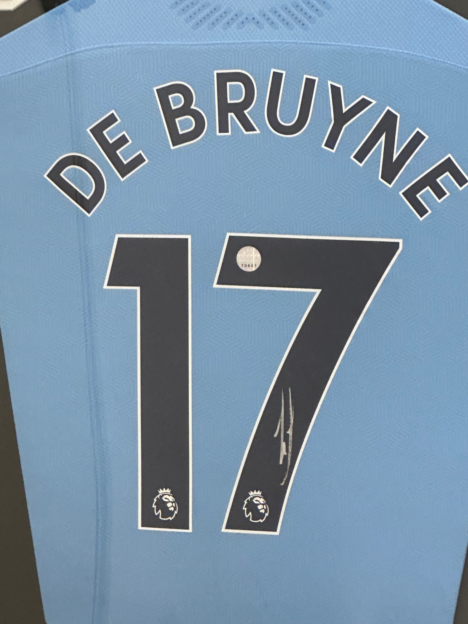 Kevin De Bruyne Signed Framed Manchester City Football Shirt