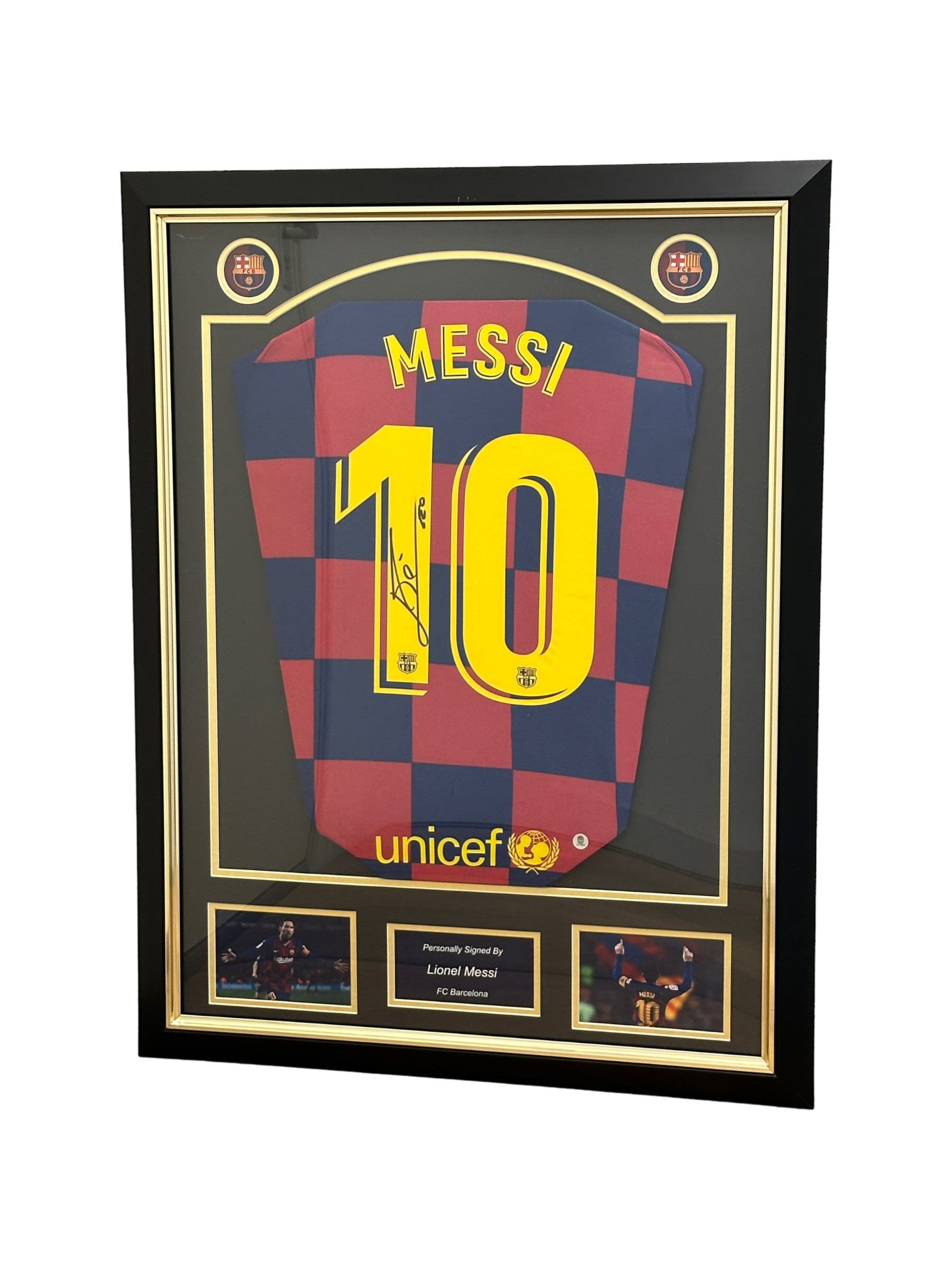 Lionel Messi signed Barcelona 2019/20 Shirt Framed