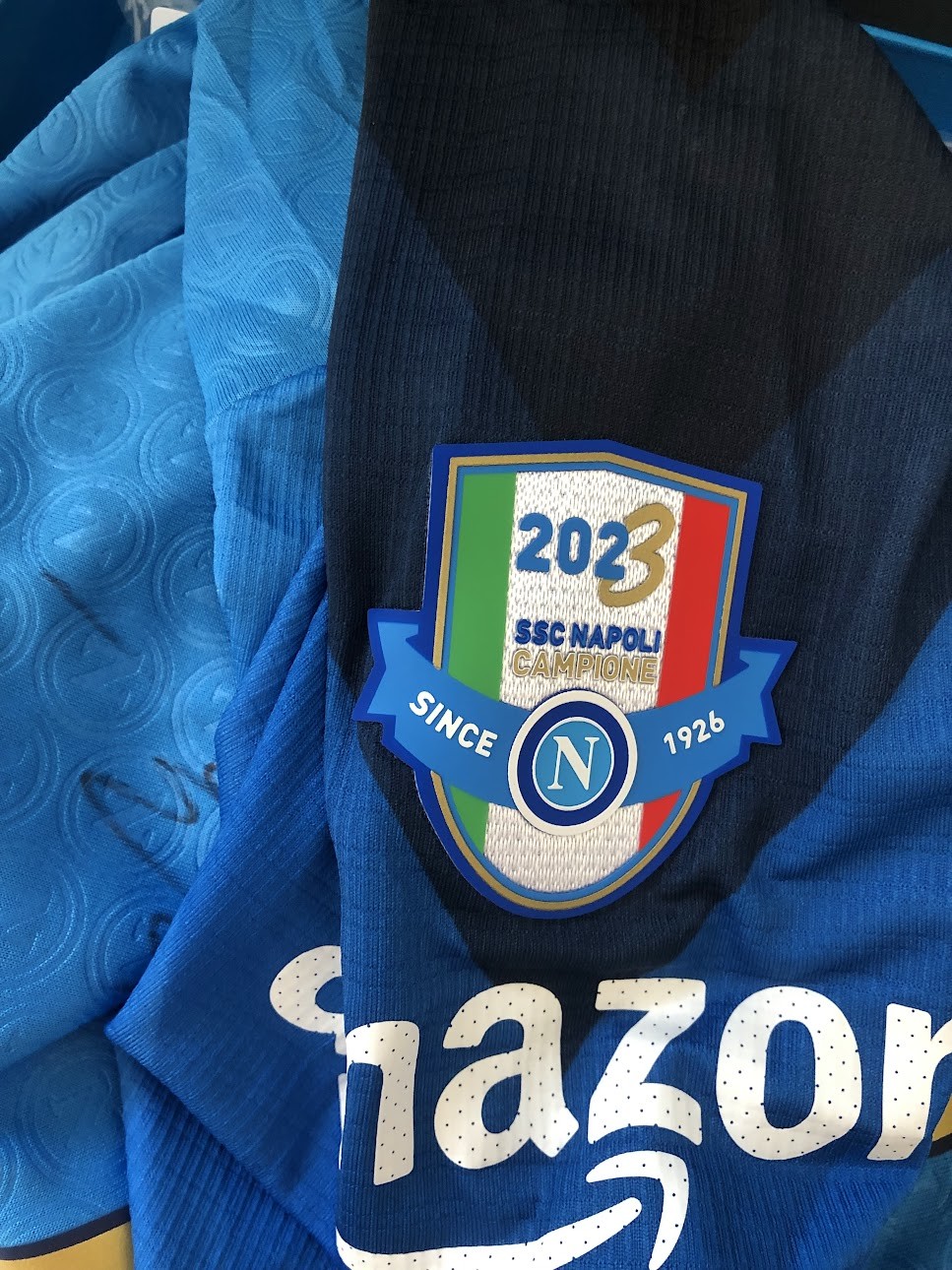 Maglia Calcio Scudetto Napoli Maglietta Campioni D'Italia 2023 3 Scudetti  PS 40538-NAP-3 Pelusciamo Store Marchirolo (VA) TEL 377 4805500