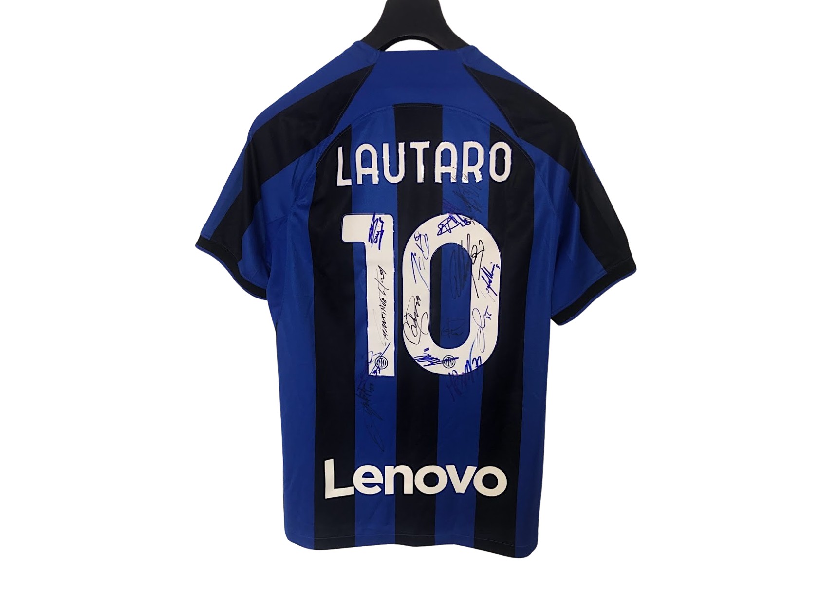 Maglia ufficiale Lautaro Inter, 2022/23 - Autografata dalla rosa -  CharityStars