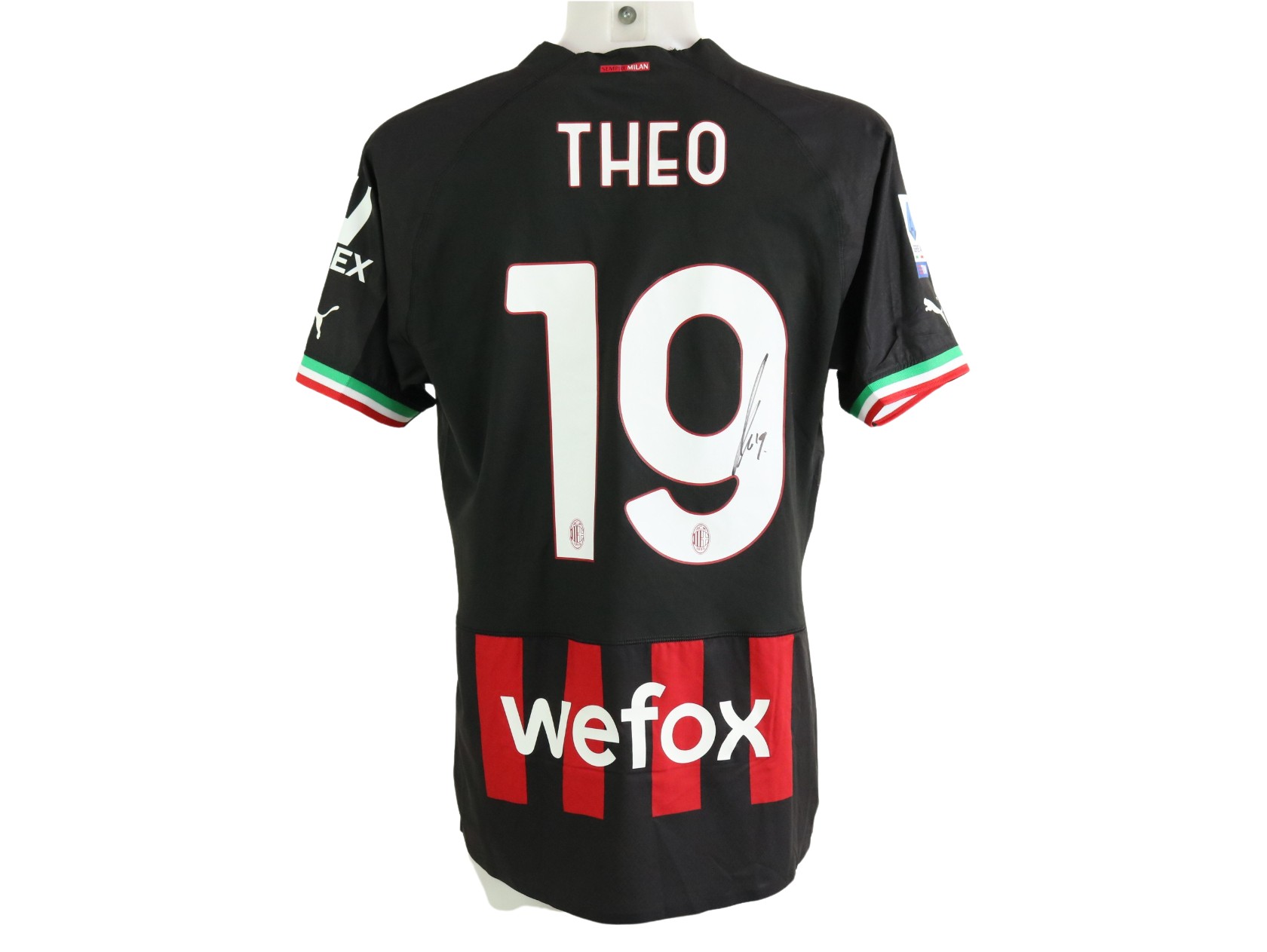 Maglia gara Theo Milan, UCL 2023/24 - Autografata - CharityStars