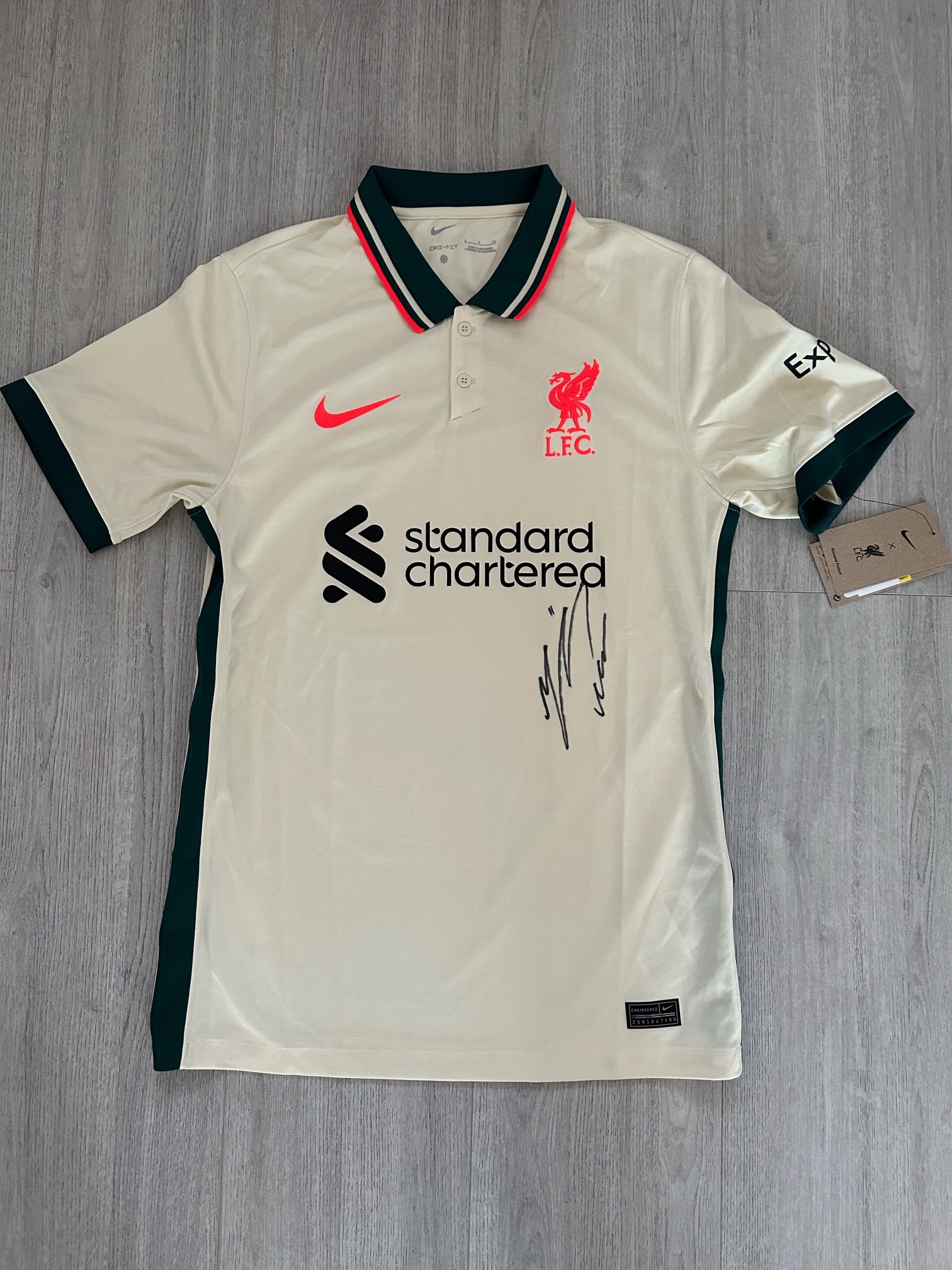 Mohamed salah signed store jersey