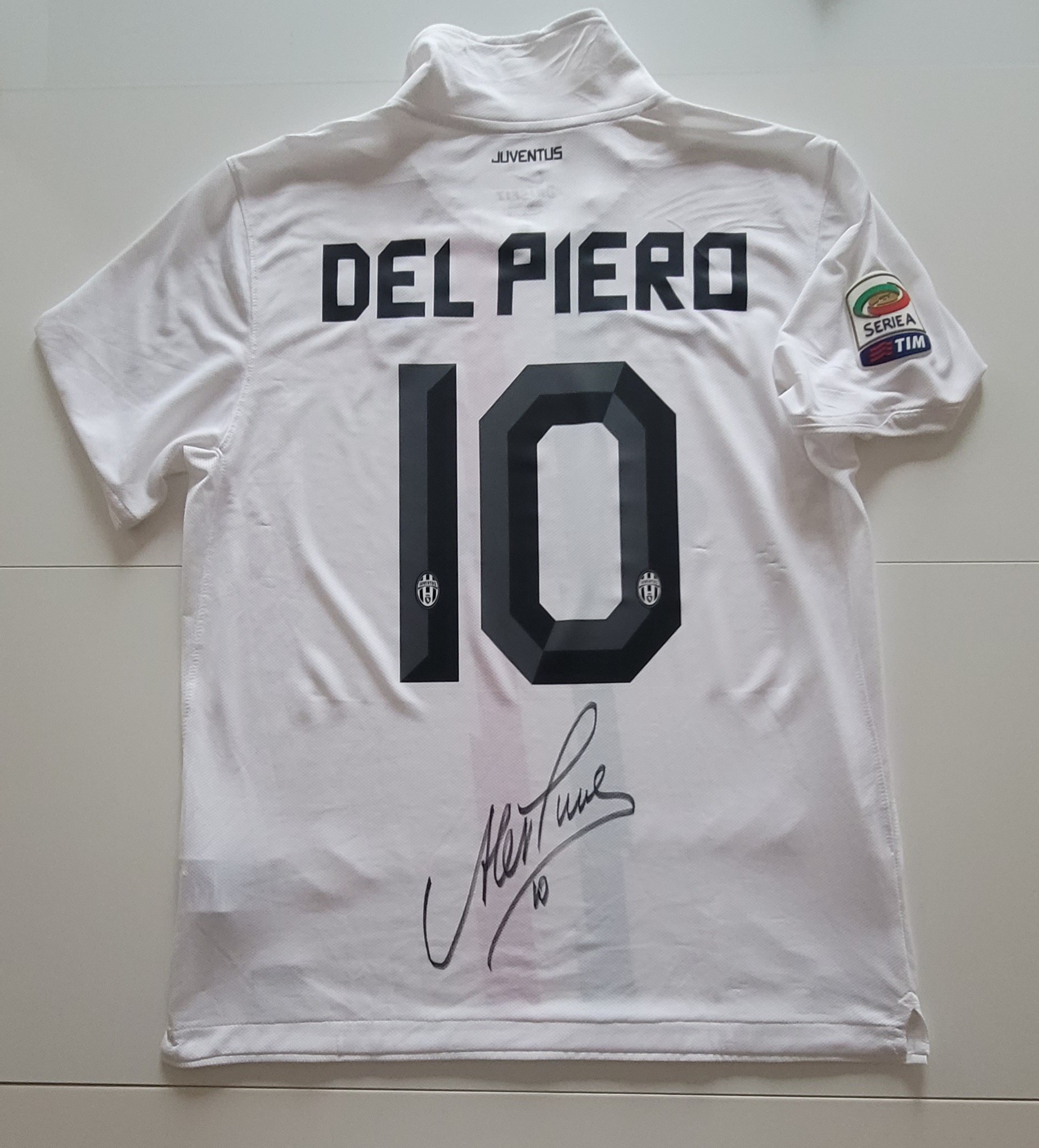 Maglia ufficiale Del Piero Juventus, 2010/11 - Autografata - CharityStars